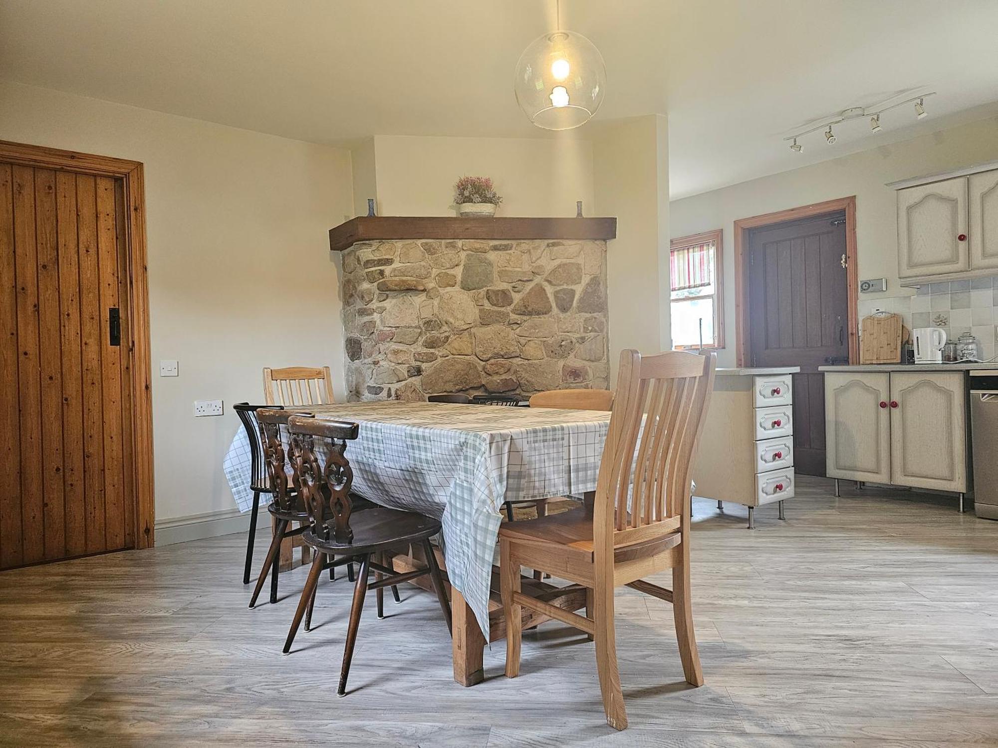 Longford Holiday Red Rose Self Catering Cottage المظهر الخارجي الصورة
